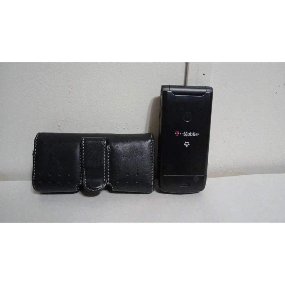 Motorola W490 T-Mobile 3G Flip Phone W/ Case No Charger Untested